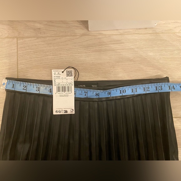 MANGO vegan leather midi skirt - Picture 3 of 3